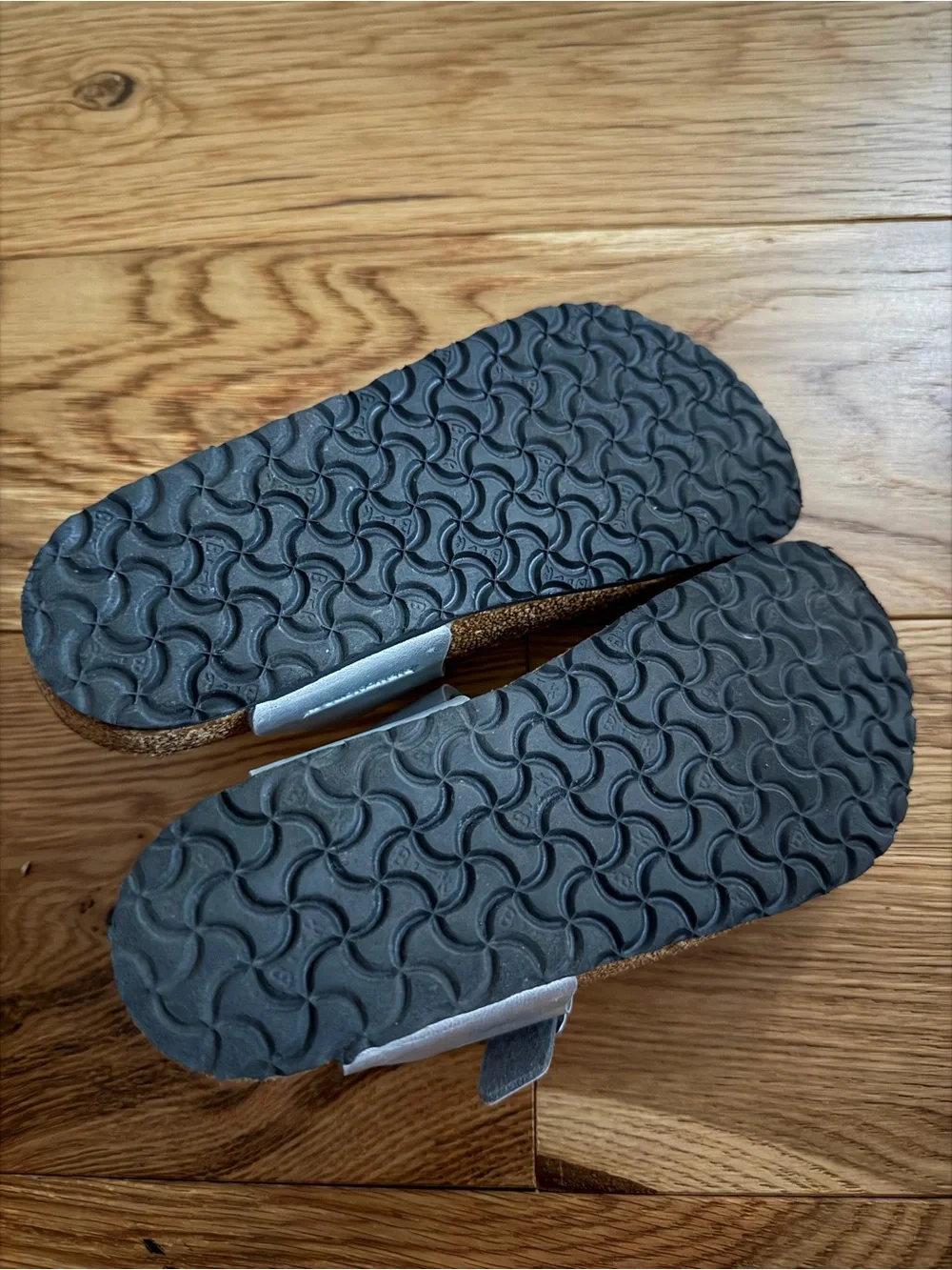 Birkenstock Gizeh Kids Silver Sandals EU 31 (US Kids 13/13.5)